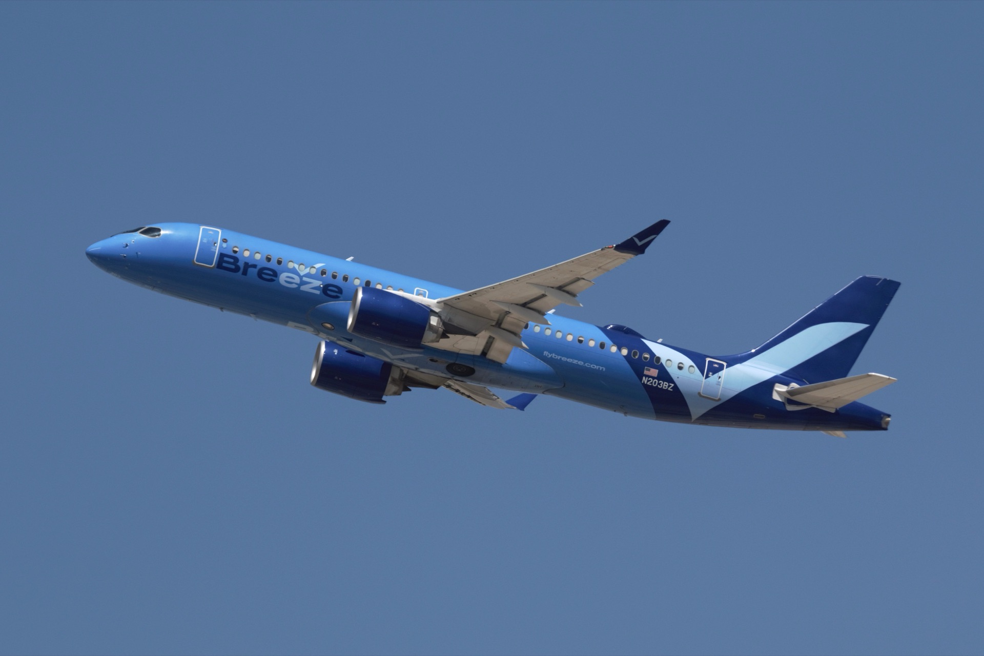 Breeze Airways aircraft