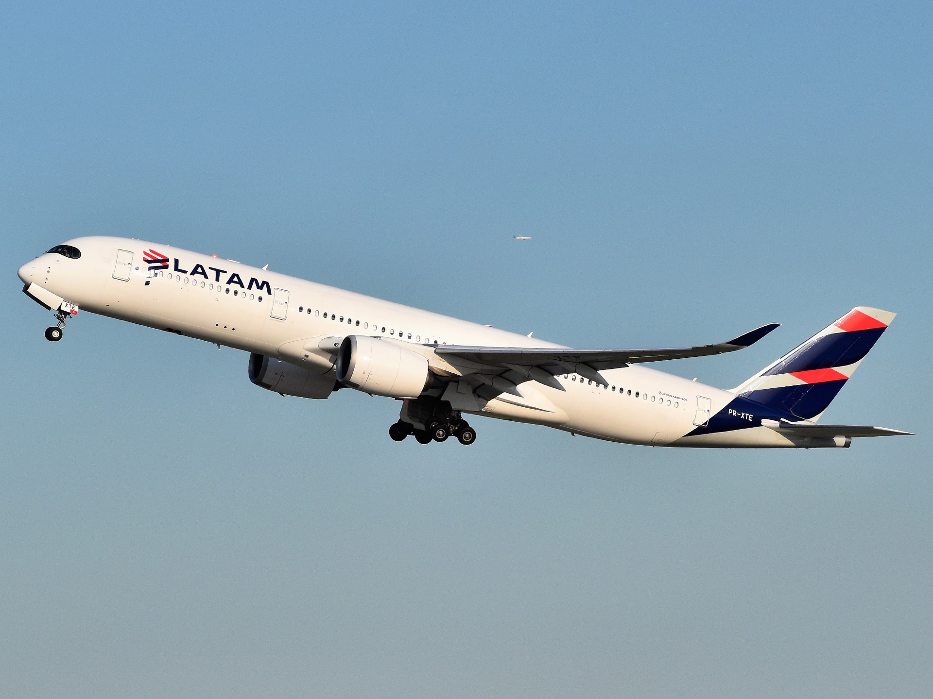 LATAM Airlines Brasil aircraft