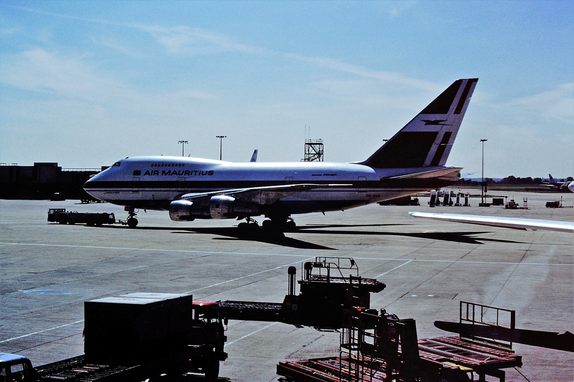 Air Mauritius Boeing 747SP at London Heathrow in 1988