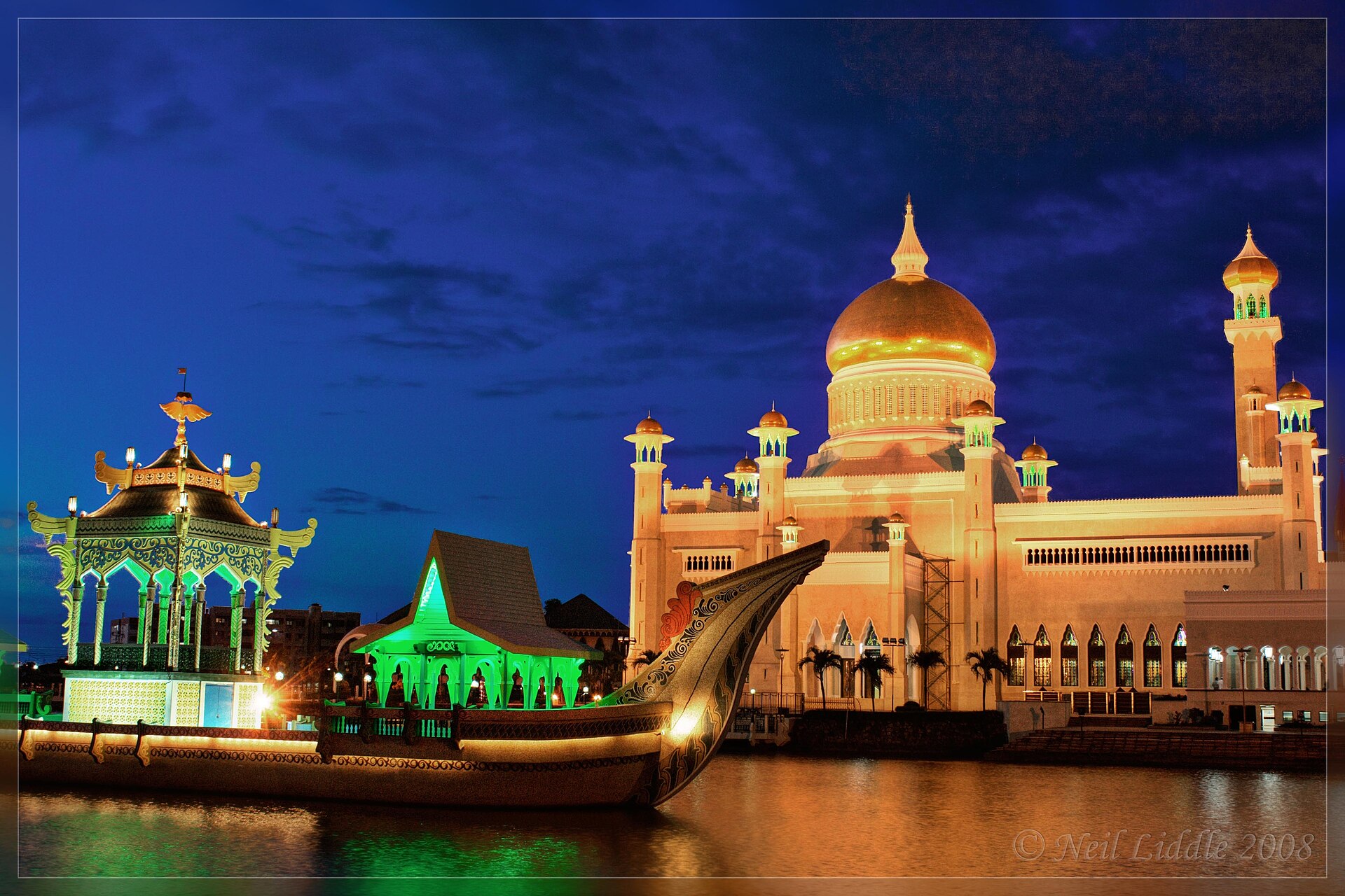 Bandar Seri Begawan Mosque at dusk, Bandar Seri Begawan — flights from Bangkok to Bandar Seri Begawan