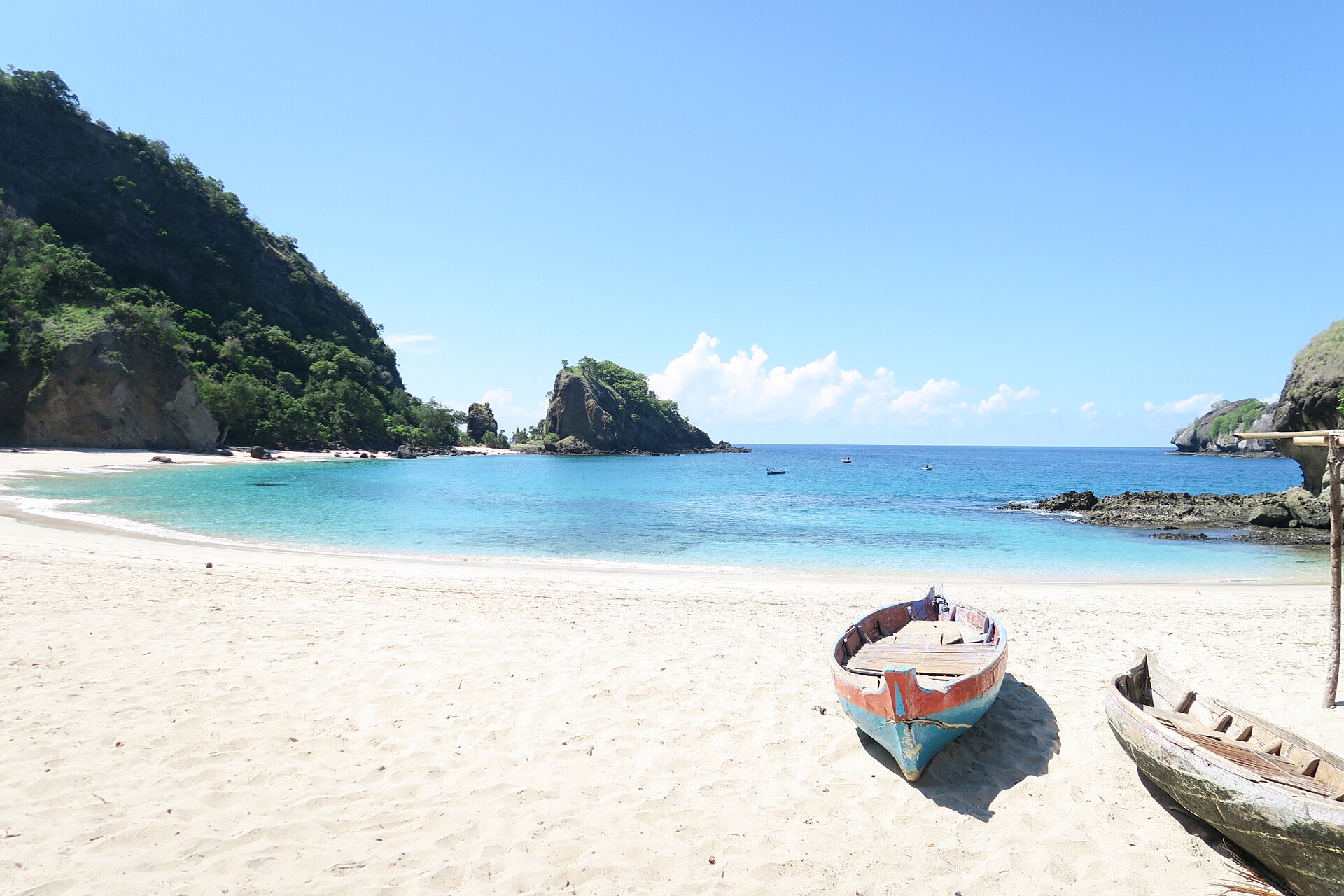 20160402101001 - Koko beach 50 kms west of Maumere (25583106923), Maumere — flights from Jakarta to Maumere